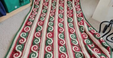 Crochet a Festive Swirls Blanket: A Cozy Holiday Home Decor Project