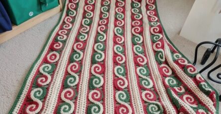 Crochet a Festive Swirls Blanket: A Cozy Holiday Home Decor Project