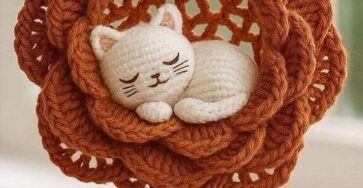 Crochet Kitten Wreath Pattern (Free & Beginner-Friendly) - Crafts Ideas