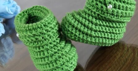 Easy Crochet Baby Booties for Beginners - Crochet and Knitting