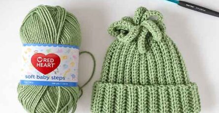 Whimsical Christmas Fringe Crochet Hat – Free Pattern
